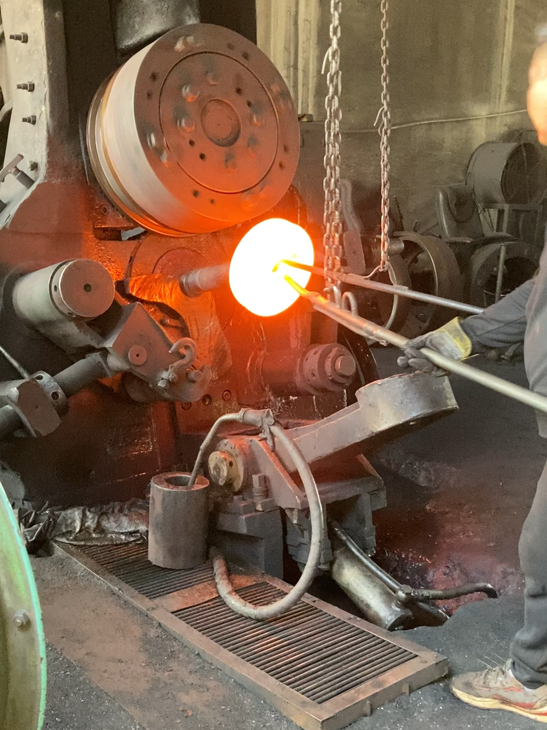 Forging Fire Scenes – Real Worker’s Struggle in the Factory  #process #machine #forging #blacksmit