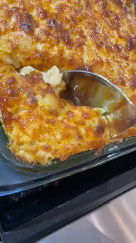 Instagram was loving my Mac and cheese so I thought I’d put it here too 🙏🙏 . . . #macandcheese #viral #food #homecooking 