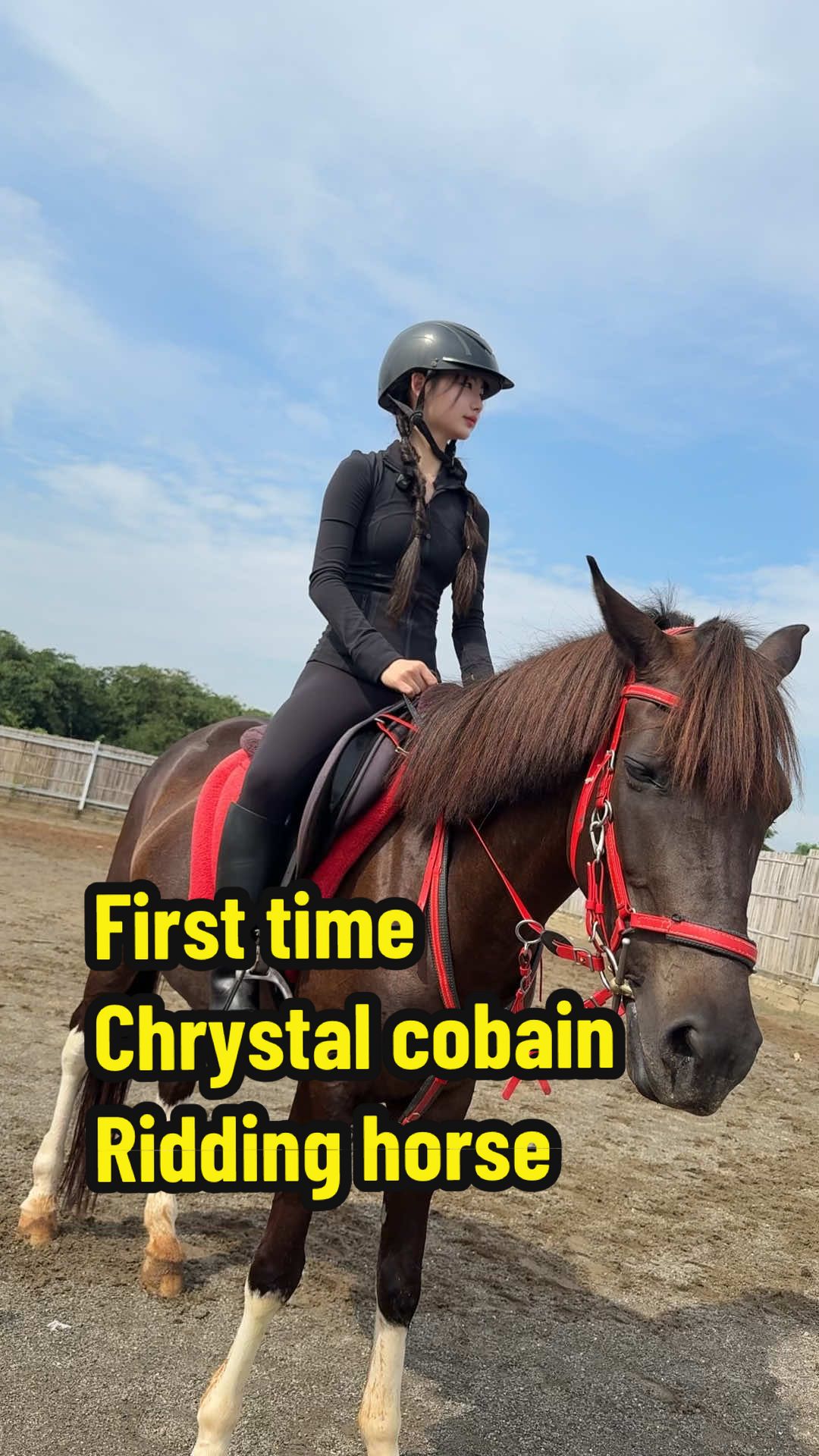 Pertama kali @Chrystal Xaviera winjaya cobain ridding horse 🐎🤪🤪🤪 #chrystalxavierawinjaya #tata #fyp #berkuda #horse 