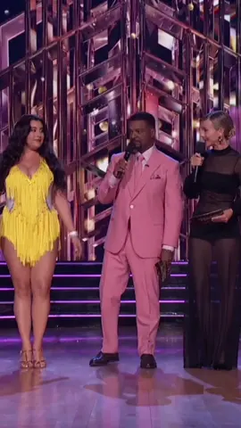 She’s pissed. We’re shocked. #dwts 