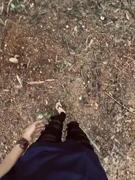 人生如逆旅，我亦是行人；风雨再大，也要一步步走过。 Cuộc đời như chuyến đi ngược, ta chỉ là kẻ lữ hành ,dẫu mưa gió lớn đến đâu, vẫn phải từng bước đi qua.🫀#quocvy_07 