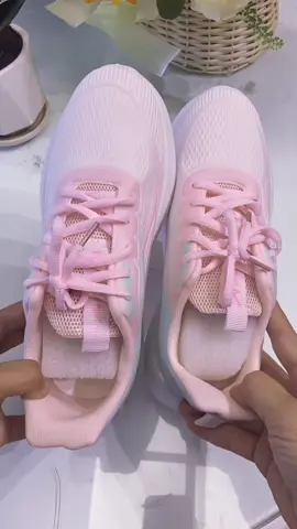 Giày thể thao  siêu hách dáng chỉ 125k. Freeship #tinhtaphoa #giay #giaythethao #giaydep 