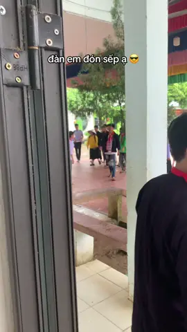 “ PHÁT SÚNG ĐẦU TIÊN “ đàn em đón sếp vào lớp ⚔️ 