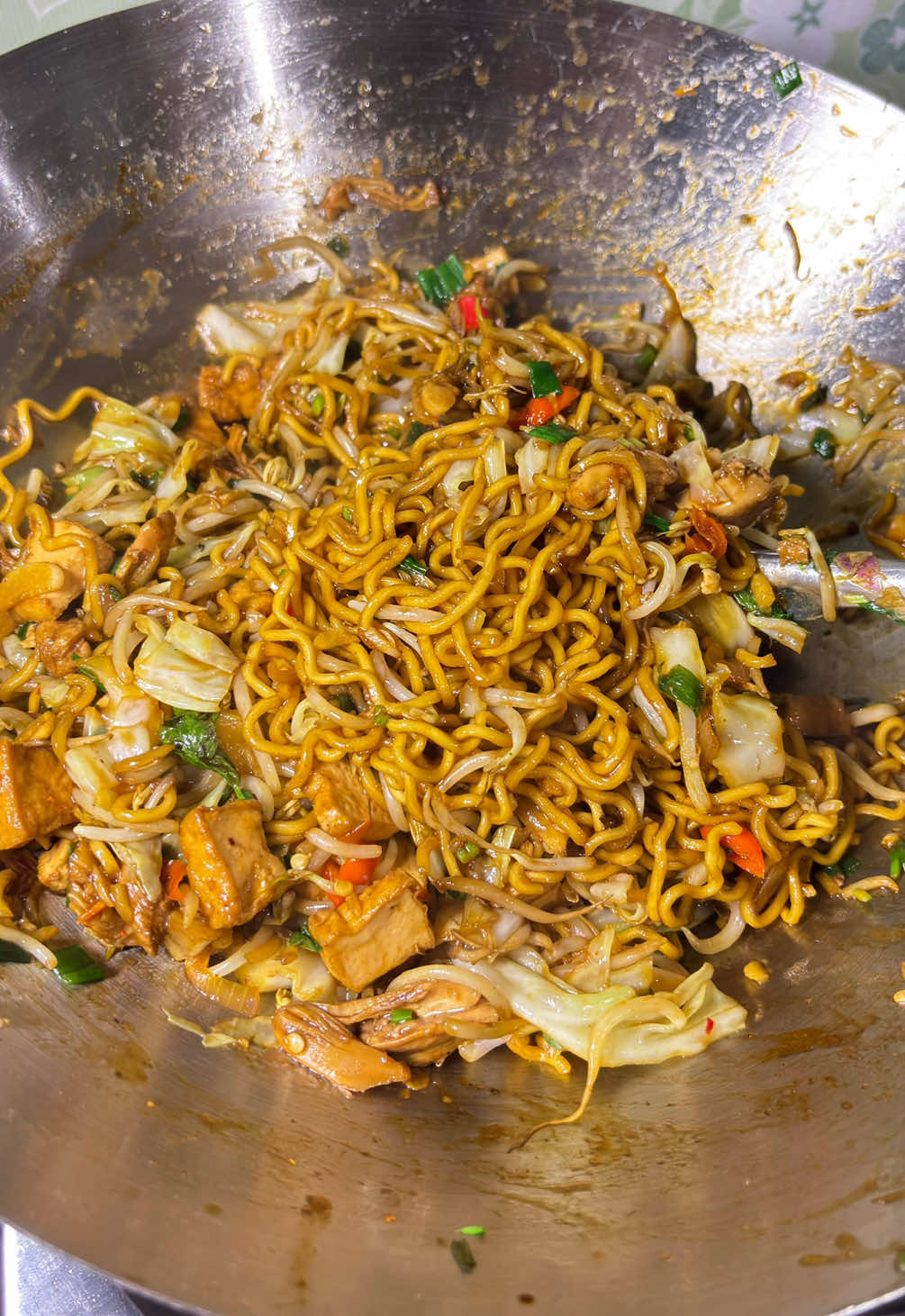 Musim hujan masaknya mie tumis terus🫨