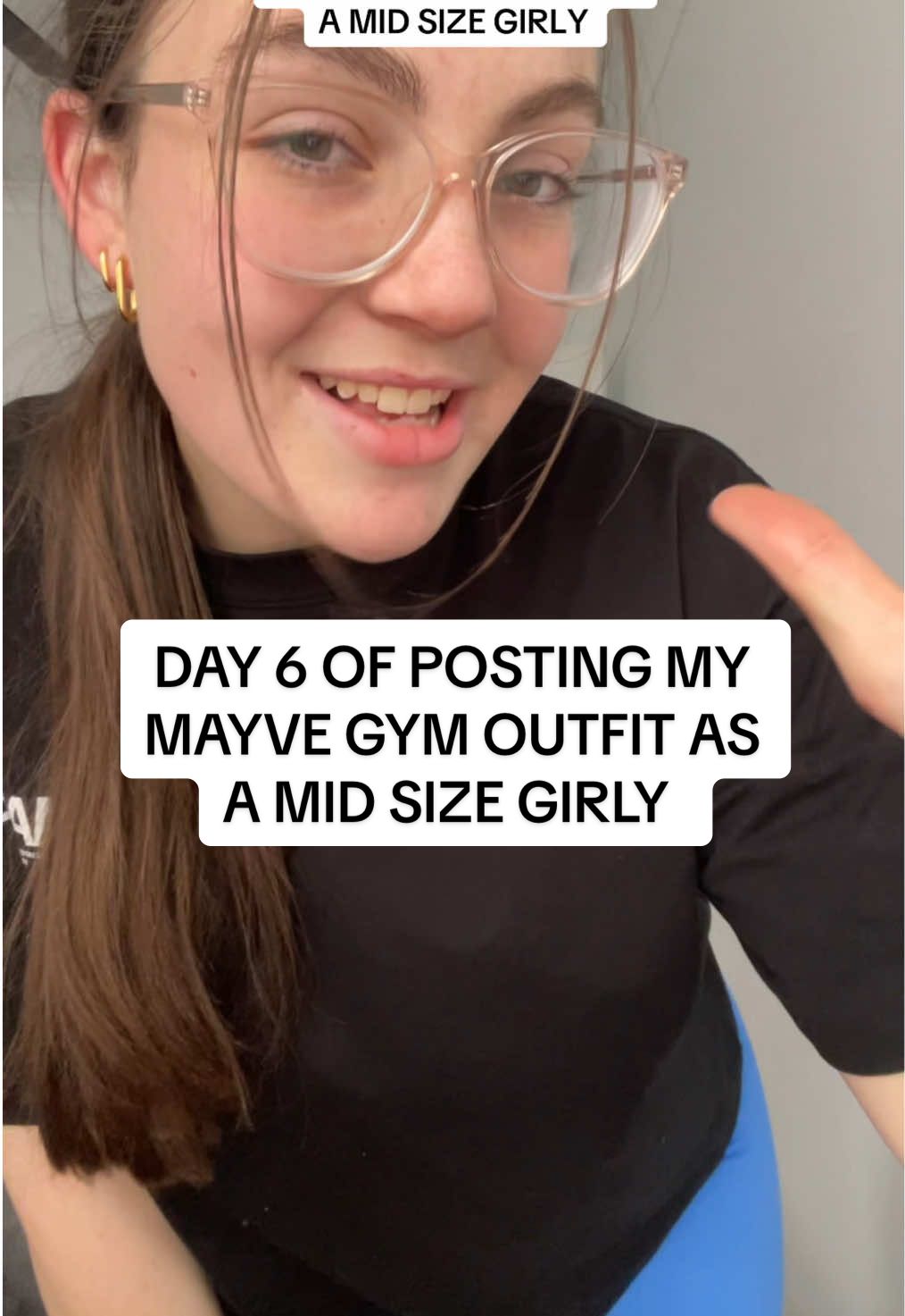 Day 6 // of posting my Mayve gym outfit as a mid size girly! Tropic Blue and Black are the perfect colour combo!!! 🖤💙 #mayvecollective #activewear #athlesiure #outfit #midsizegirly 