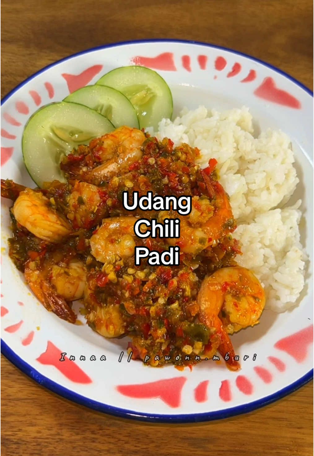 Udang chili padi. ✨ Save dulu buat ide masak nanti. Bahan: - 500 gram udang - 7 cabe keriting merah - 7 cabe besar hijau - 10 cabe rawit merah - 5 bawang merah - 5 bawang putih Sesoning: - air asam jawa - garam - saus tiram - lada - gula pasir - kaldu bubuk (opsional)
