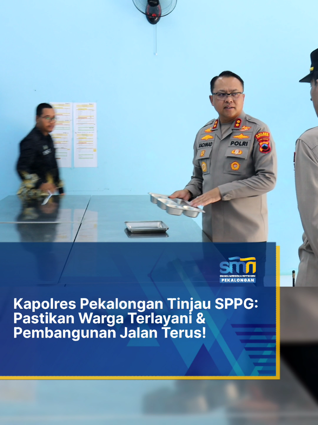 Kapolres Pekalongan AKBP Rachmad C. Yusuf bersama jajaran meninjau langsung SPPG Karanggondang, Kecamatan Karanganyar. Sebanyak 3.241 porsi bantuan gizi telah tersalurkan untuk masyarakat, sekaligus menjadi bukti nyata komitmen Polri hadir mendukung kesehatan warga di pelosok. Tak berhenti di situ, Kapolres juga meninjau lokasi baru di Eks Mapolsek Doro yang akan dibangun dapur layanan gizi di atas lahan 750 m². Fasilitas ini diharapkan menjadi role model SPPG di wilayah lain, agar pelayanan semakin maksimal. Polri bukan hanya menjaga keamanan, tapi juga menghadirkan harapan dan kesejahteraan.  #PolresPekalongan #SPPG 