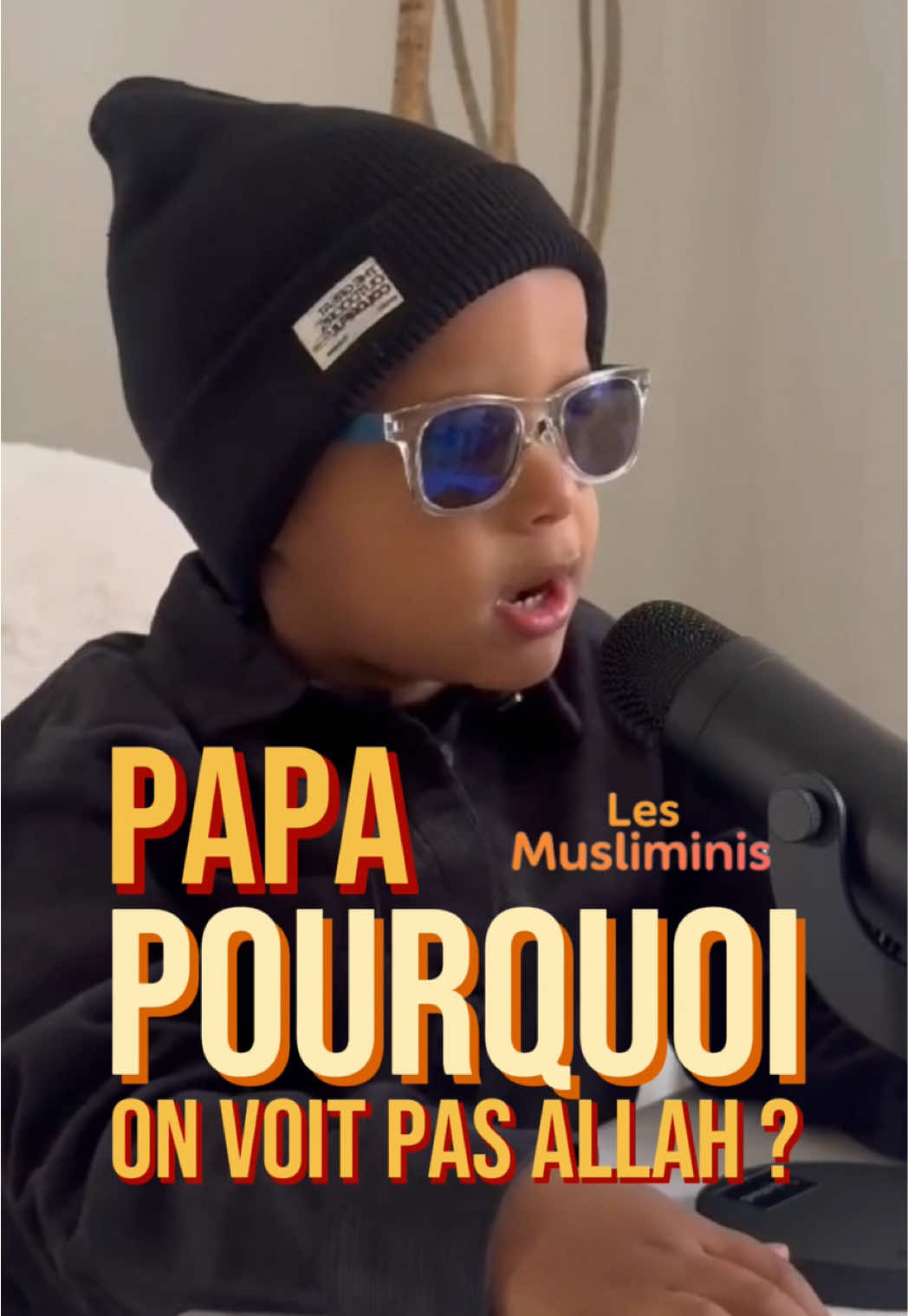 « Papa, pourquoi on voit pas Allah ? » Une question innocente… mais immense. Parce que les enfants ressentent Allah, mais veulent aussi Le voir. Dans cet épisode, on répond avec tendresse : qu’Allah n’est pas comme Ses créatures, qu’Il voit tout, entend tout, connaît tout, et que le vrai but… c’est de Le rencontrer un jour au Paradis, si l’on vit avec foi, amour et sincérité. Parler d’Allah à un enfant, c’est lui apprendre que l’invisible peut être plus réel que tout le reste. Et que la plus belle rencontre nous attend… si on garde notre cœur pur. 🤍 #lesmusliminis #musliminis #prophète #muhammad #islam #famille #enfant #foi #education #religion #sunnah #allah #rasoul #papa #subhanAllah #alhamdulillah #allahuakbar #laillahaillallah #hadith