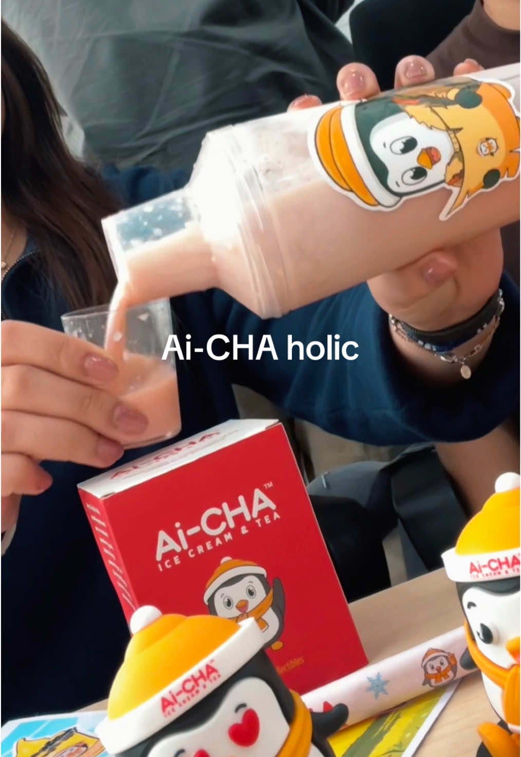 Love life, drink Ai-CHA 🙂‍↕️👍🏼 #holic #aicha #aichaph #fypage #matchaholic 