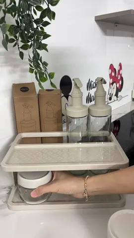 Set đựng gia vị vằng thuỷ tinh xinh qá nè mấy bà decor bếp hết sẩy luôn á #setdunggiavi #decorbep 