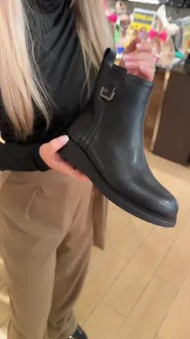 😍 MOD14011 - 📞 Comenzi pe site sau la telefon: 0759 608 610 🚚 Livrare oriunde în Europa  💯 Piele Naturală #autumnfashion #modern #pielenaturala #modlet 