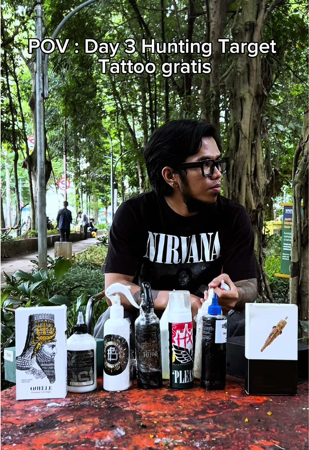 Di tunggu tunggu masih belum ada juga🥲 . @Dwisur  #streetinterview #sosialexperiment #flamboyantattoo #tattoogratis #tattoo 