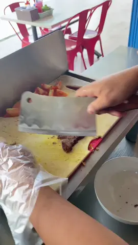 Buat yang bingung mau makan apa nih, yuk bawak aja keluarganya makan di sini,enak gurih dan syeger.  #lahat #makananviral #fyp #makananenak #kulinerindonesia 