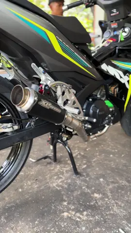 Done Upgrade Knalpot X1 Speed Pnp MX-KING pakai UB 📲 WhatsApp Order : 082351086669 🛒Shopee : SumberAnugrahMotor 🛠️ Menerima Cat / Restorasi Motor #knalpotx1speed #knalpotx1speedmxking  #mxkingracingstyle  #racingboy  #lampubiledmxking #biledmxkingv2 #biledmxking #lampubiled #lampubiledmotor #lampubiledaes #lampubiledaesturbo #biledaesexperience #biledaes #mxking #mxking150 #mxkingmodification #mxkingmodification #mxkingroadrace #mxkingindonesia #mxkingmodifikasi #mxkingmalaysia #mxkingmalaysiastyle 