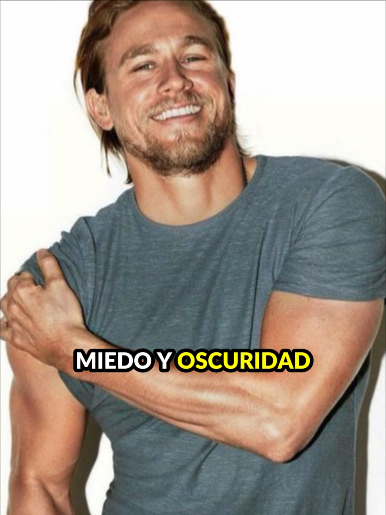 🔥 Charlie Hunnam llevó su cuerpo al límite para interpretar a Ed Gein en Monster 🎬❄️ #CharlieHunnam #MonsterNetflix #EdGein #RyanMurphy #Series2025 #Actuación #Netflix