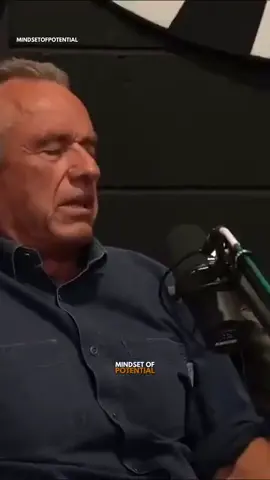 HOWIE ”They never said you won’t get COVID”RFK JR ”I saw a tape yesterday of them all saying itCan I play it for you”HOWIE ”Well wait wait waitIt does #t9nl