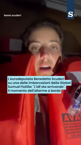 L'eurodeputata Benedetta Scuderi su una delle imbarcazioni della Global Sumud Flotilla: 