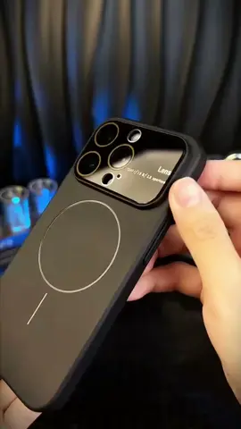 ดีไซน์ใหม่ล่าสุดสำหรับ iPhone 17 พร้อมหน้าต่างเลนส์ขนาดใหญ่ มีคุณสมบัติป้องกันลายนิ้วมือ คราบเหงื่อ และรองรับการชาร์จแบบแม่เหล็ก ซึ่งแสดงถึงความรู้สึกระดับพรีเมียมและความประณีตอย่างชัดเจน #case #iPhone17 #caseiphone #ชาร์จแม่เหล็ก #iphone16promax 