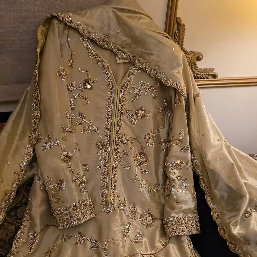 #bridal #shadiseason #mehndi #creatorsearchinsights #PakistaniCouture 