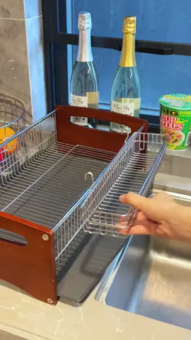 Giá đỡ chén đĩa ráo nước tự động siêu tiện lợi cho gia đình hiện đại. #KitchenGoods #HomeLifeHacks #reviewgiadung #đồgiadụng#viral 