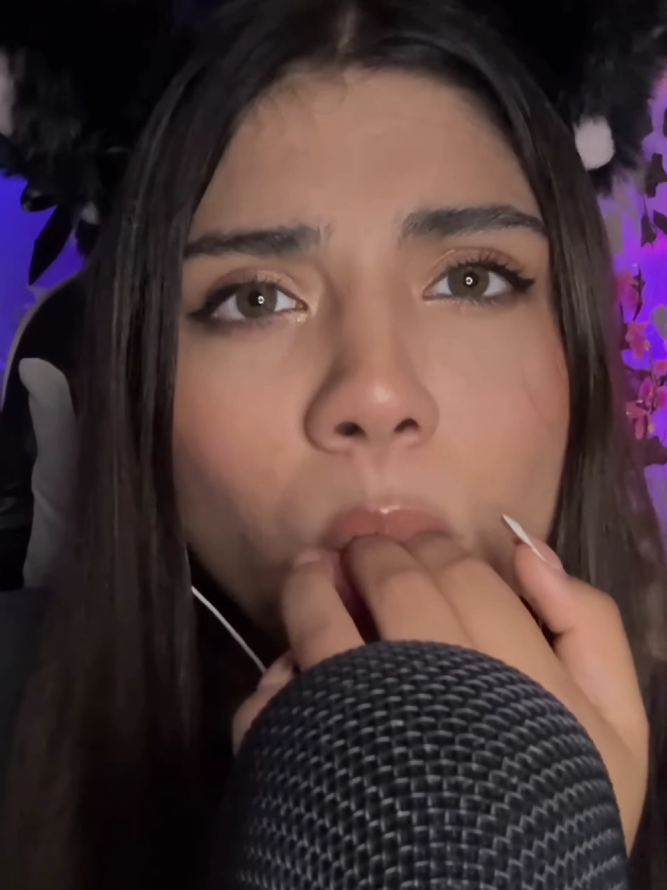 ASMR MOUTH SOUNDS 👅  #asmr #asmrmouthsounds 
