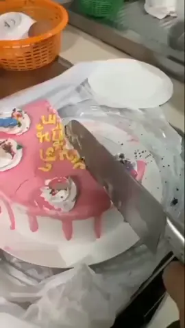 Cake na matigas 😂 hahahaha #funnyvideos