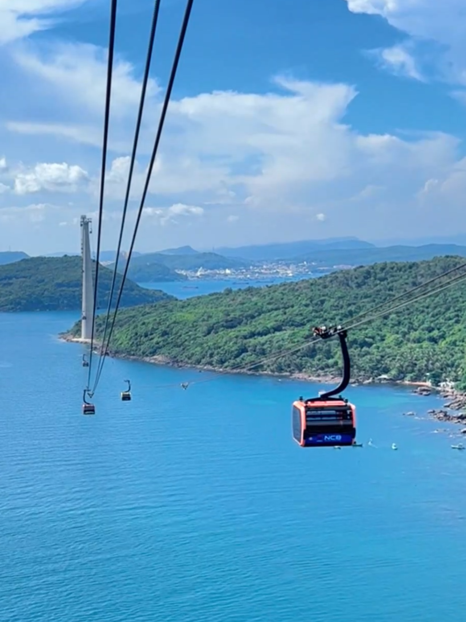 Wowww #xuhuong #phuquoc #dulichphuquoc #captreohonthom #rootytripphuquoc