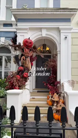 pumpkins out, skeletons up… october is here 🎃👻 can’t wait to see london transform for spooky season ✨ #h#halloweena#autumnf#falla#autumninlondonlondon 