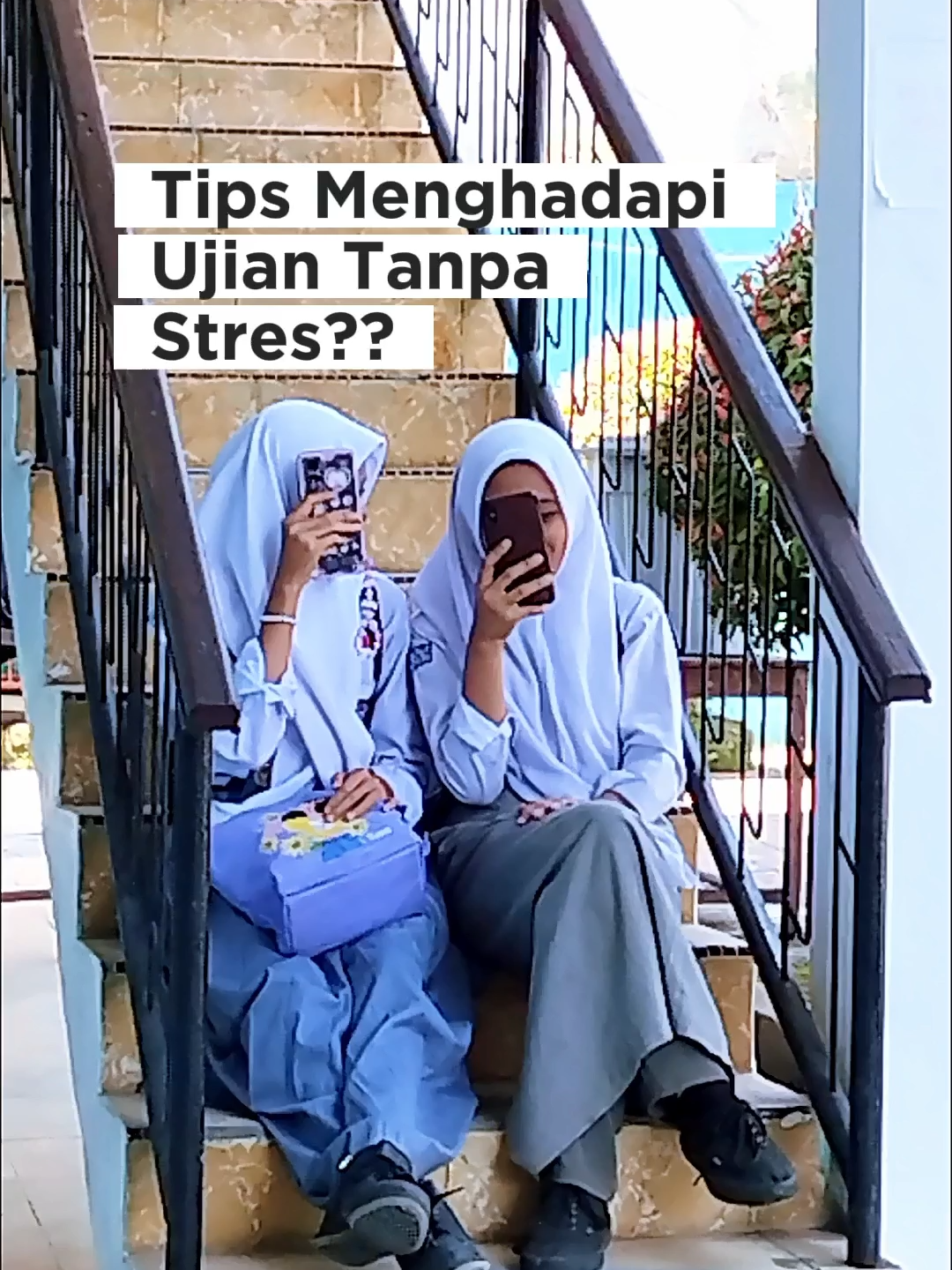 TRIK AGAR SAAT UJIAN TIDAK STRES!!!    Siapa yang disini merasa panik dan bingung saat menjelang ujian? Atau mungkin merasa sudah belajar keras tapi masih merasa kurang siap buat menghadapi ujian? Nah, ternyata, kunci sukses dalam ujian bukanlah hanya soal belajar dengan keras, melainkan membutuhkan strategi belajar dengan tepat.  Mulai dari menyusun rencana belajar hingga menjaga kesehatan tubuh serta jiwa, yang berperan penting dalam keberhasilan ujian. Jadi, biar nggak salah langkah, ayo kita simak 6 cara sukses menghadapi ujian berikut ini! #sorotan #trikujian #trikagarpintar #smkteladan #fyp