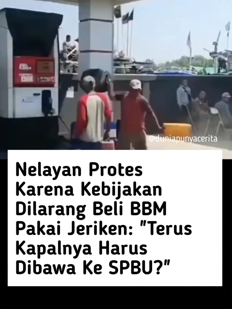 Sejumlah nelayan di Palabuhanratu, Sukabumi, memprotes kebijakan SPBU yang menolak pembelian BBM subsidi dengan jerigen. Padahal selama ini cara itu jadi solusi praktis mereka untuk mengisi bahan bakar kapal. Kebijakan ini dinilai merepotkan, karena nelayan harus membawa kapal langsung ke SPBU untuk bisa dapat BBM. Pihak SPBU menegaskan, penolakan bukan larangan mutlak, melainkan soal pengaturan waktu agar tidak mengganggu kendaraan umum. Sayangnya, informasi ini belum tersampaikan jelas ke nelayan setempat. Menurut kamu, aturan ini lebih banyak manfaatnya atau malah bikin susah nelayan? 