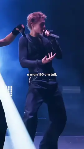 190cm 🧎🏻‍♀️ #martin #cortis #fyp #kpopfyp 