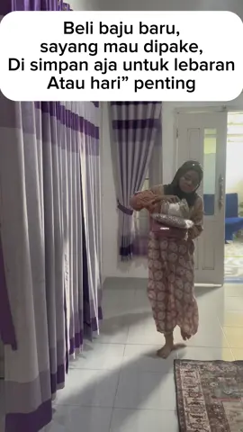 Tag teman nya yg suka koleksi baju tapi sayang mau di pake🤣🤣🤣