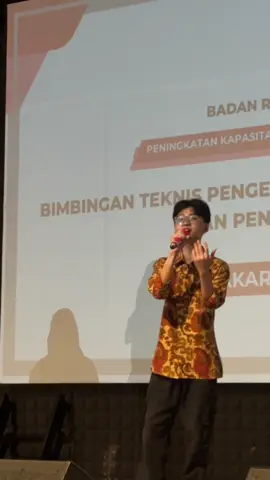 on bended knee 🫥 @nova @ditdidit @naiyy 🪸 