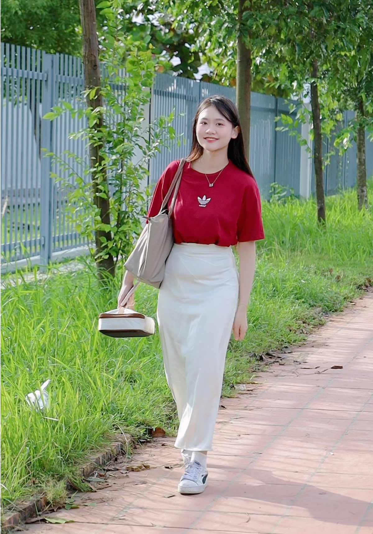 Phù dung trắng trong như thay lời nói dừng lại thôi Từ nay suốt kiếp chẳng thể có đôi #vieclam24h #vieclam #vieclamluongcao #avc #vieclammienbac 