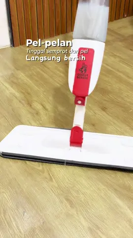 Skrg banyak alat yg mempermudah pelerjaan rumah, salah satunya pel2an ini gak perlu gotong2 air atau meres tinggal semprot dan pel langsung bersih #pel #pelsemprotlantai 