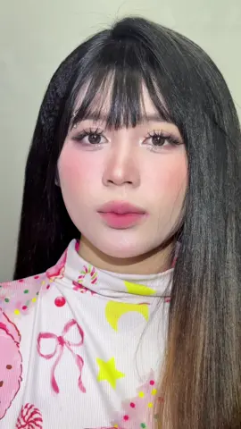 Makeup tone hồng nhưng đừng hồng quá nha chị. Gòi ok khách iu 😘  #makeupchonthanh #dạymakeupcanhan #makeupbinhphuoc #xuhuong 