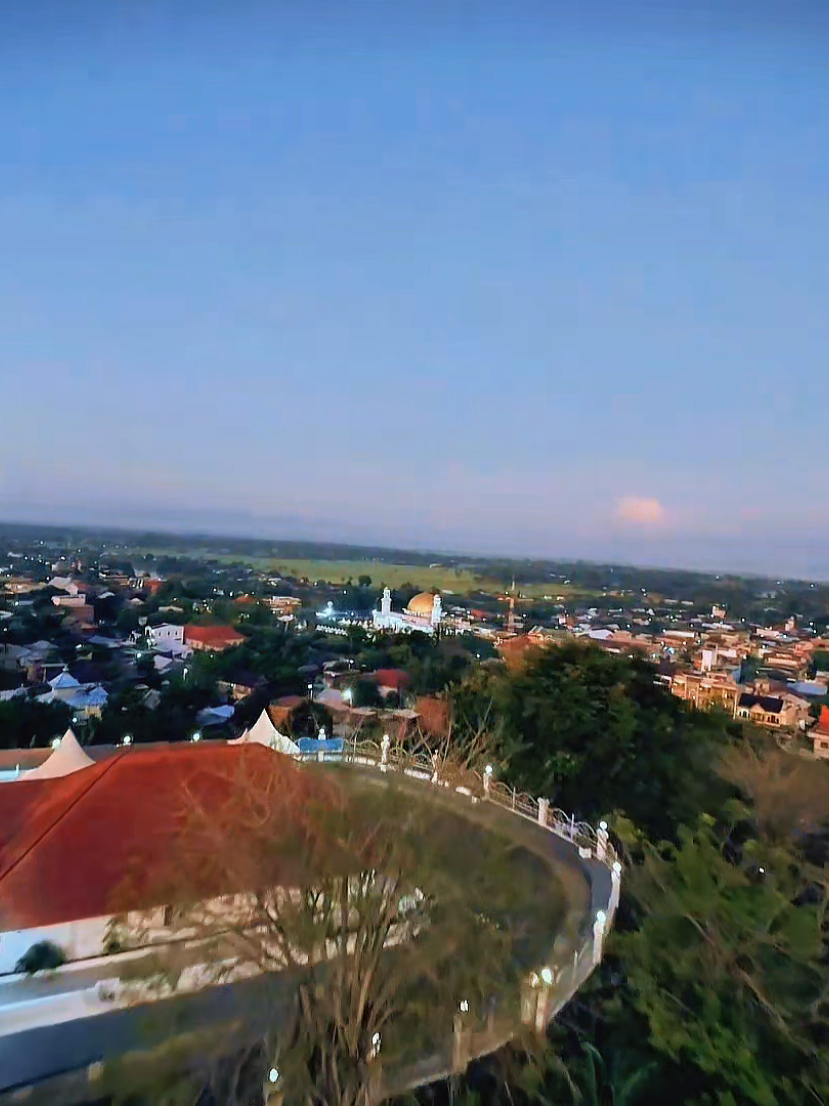 #musabaqahqiraatilkutub #pondokpesantrenasadyah #masjidagungummulquraasengkang #sengkang #sengkangwajo  Ayoo keWajo sukseskan Musabaqah Qiraatil kutub internasional Tgl 02-07 Oktober 2025