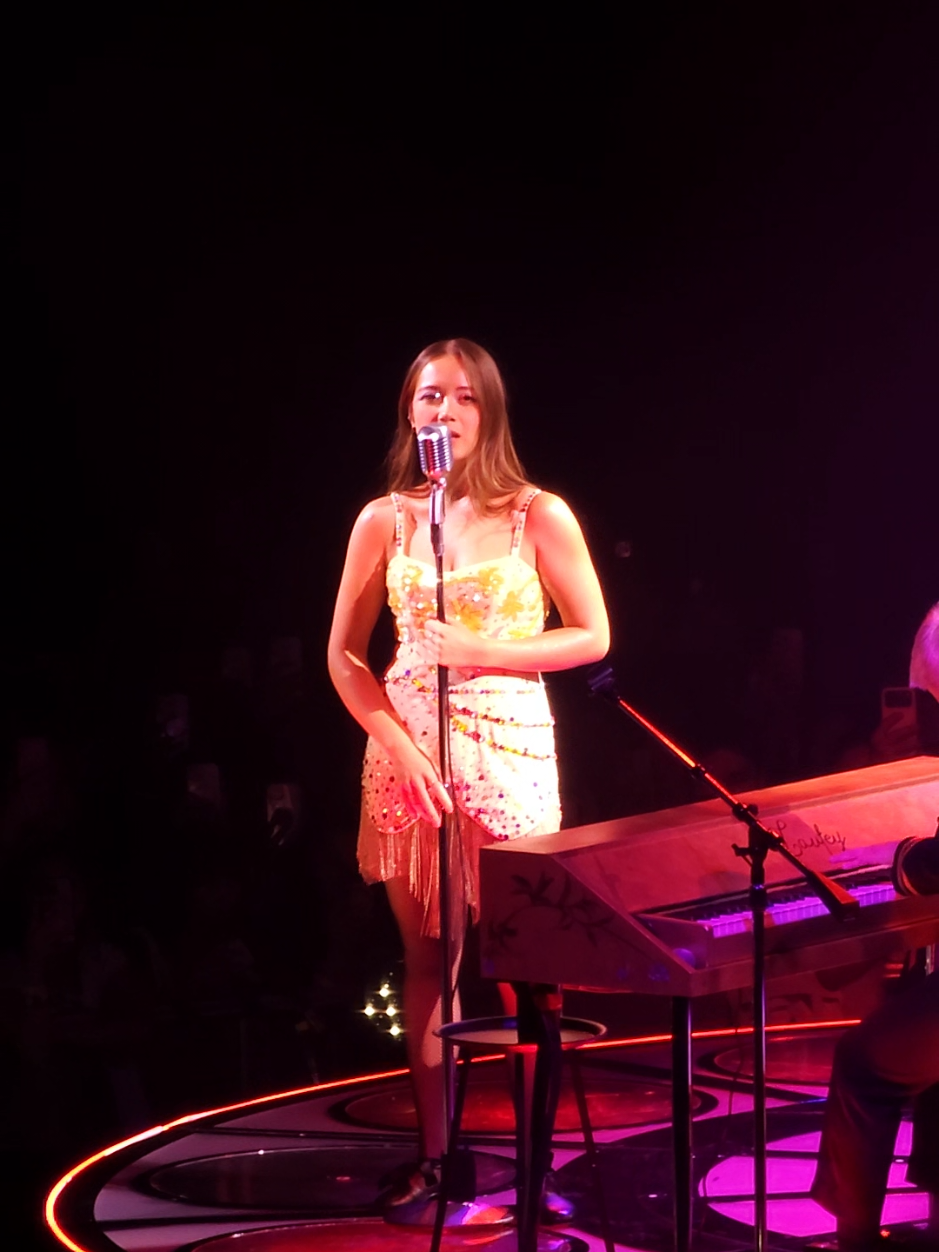 Laufey Valentine but jazzier in sf  #laufey #laufeytour #sf #sanfrancisco 