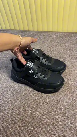 😎🖤 #sepatuhitam #sepatusekolah #sepatuanak #sepatusneaker #sepatupria 