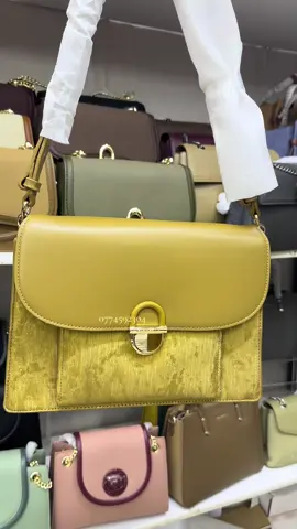 #creatorsearchinsights #october #1st #1stoctober #creatorsearchinsights #bag #thebag #chrisbella #chrisbellabags #bellabags #bella #affordable #ceo #designerbags #handbag #trendingvideo #luxury #uniquebags #elegantstyle #fashiontiktok #handbagsinkampala #handbagsforwomen #fashioninspo #tiktokbusiness #fyppp #tik #kampala_uganda🇺🇬🇺🇬🤝✌️👁️🔥🔥 #bags 