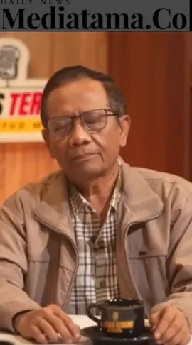 Program MBG menurut Prof Mahfud adalah program yang sangat mulia. Namun perlu diperhatikan pengelolaannya jangan sampai carut marut hingga menimbulkan korban. #indonesia🇮🇩 #MBG #makanbergizigratis #presidenprabowo  #fyp 