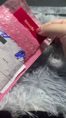 Sao mà nó dễ thương dữ dị chời🥰🥰#xh #muasamcungtiktok #giaychungnhantinhyeu 