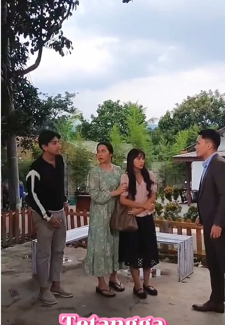 Lah kenapa ada Tian 🤣🤣 #harisvriza #cintadibawahtangan  #alisiarininta #randypangalila #wanitaistimewa 
