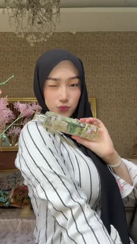 ngga ada lagi, cuma ini signature scent gue🤚🏻