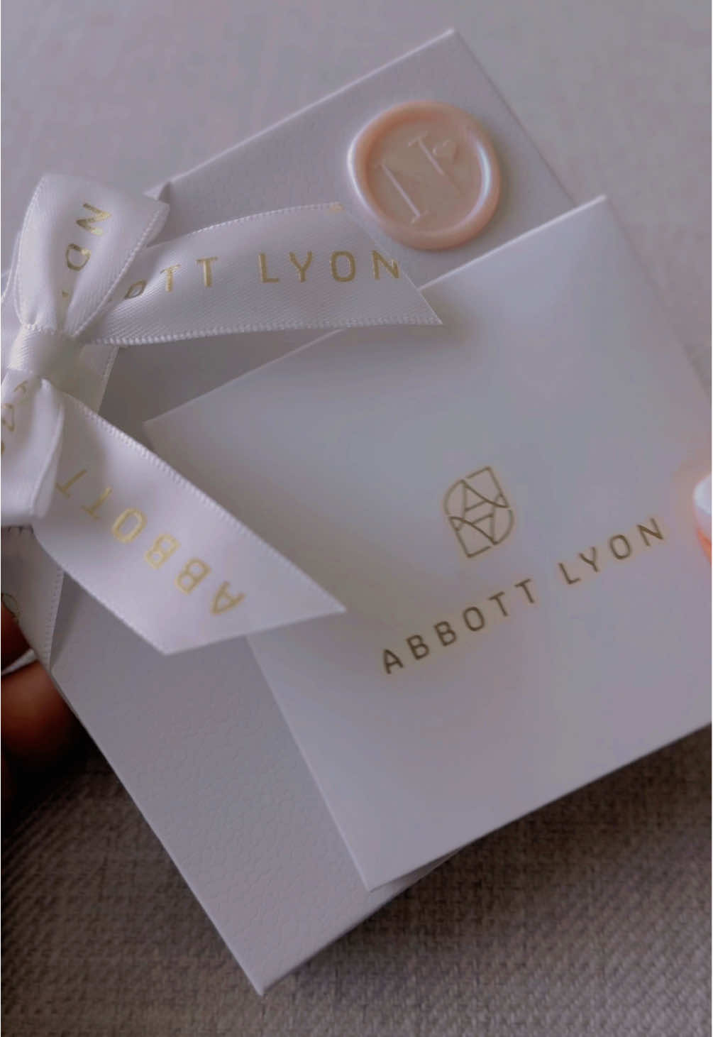 ✨ Another lap around the sun, and today’s gift is more than just sparkle. Unboxing from @Abbott Lyon, a brand committed to ethical sourcing, recycled metals & sustainable packaging.  What I love most is how you can personalise every piece from initials, engravings, custom touches. And in this way turning jewellery into something uniquely yours. It’s beauty with intention, impact, and identity. 💫 Let the celebrations begin!  #birthdayweek #ALFave #TheALcollective #personalisedjewellery #unboxing 