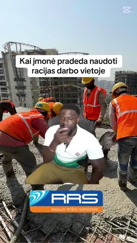 🎧 Kai įmonėje atsiranda racijos – prasideda tikros linksmybės! 😄 👉 Dar nenaudojat? Pats metas išbandyti! Įsigykite čia – rrs.lt  #RRS #racijos #komanda #darbas #statybos #funny #walkietalkie 