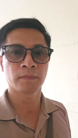 Hà Nội tạm ngớt  cơn mưa là tôi lên đường đi làm luôn, tôi yêu tiền để tiền yêu tôi