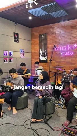 sedikit behind the scene dari live session jangan bersedih >< #fyp #tiffanykenanga #janganbersedih #livesession #galaustory 