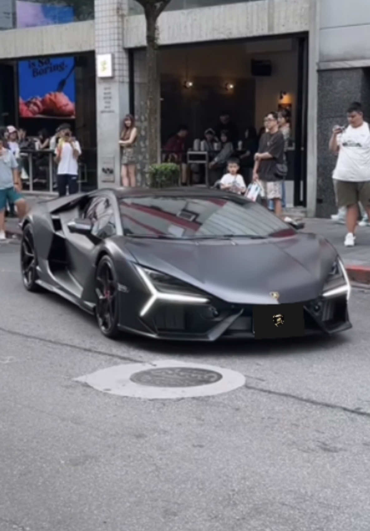 Lamborghini Revuelto V12🖤 #lamborghini #lamborghinirevuelto #revuelto #fyp #taiwan 
