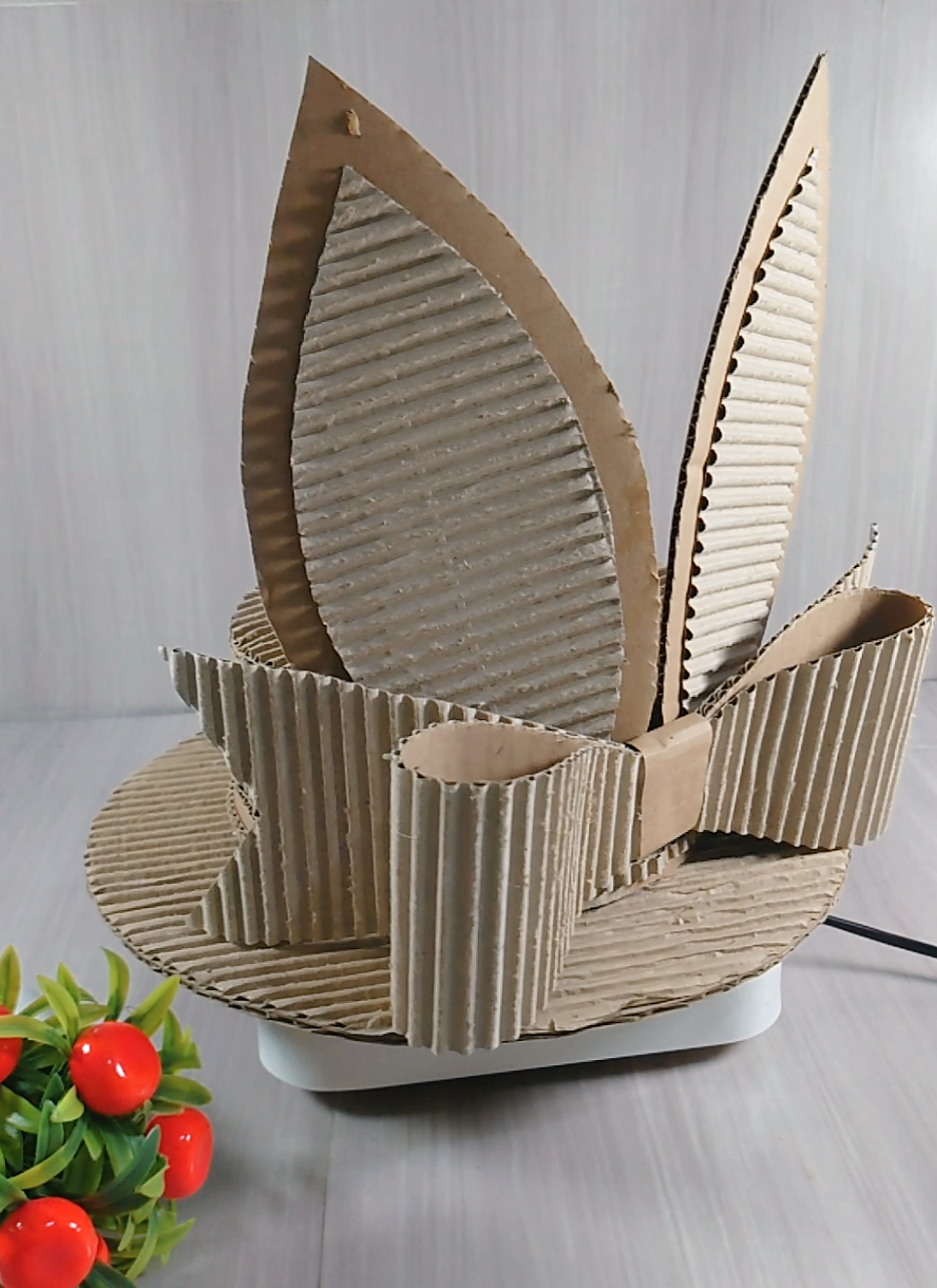 TOPI DARI KARDUS #topidarikardus  #cardboardcrafts  #cardboardhat  #topidarikarton  #diyhat 